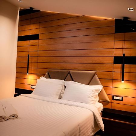 Hotel Goya Boutique Târgu Jiu Exteriör bild
