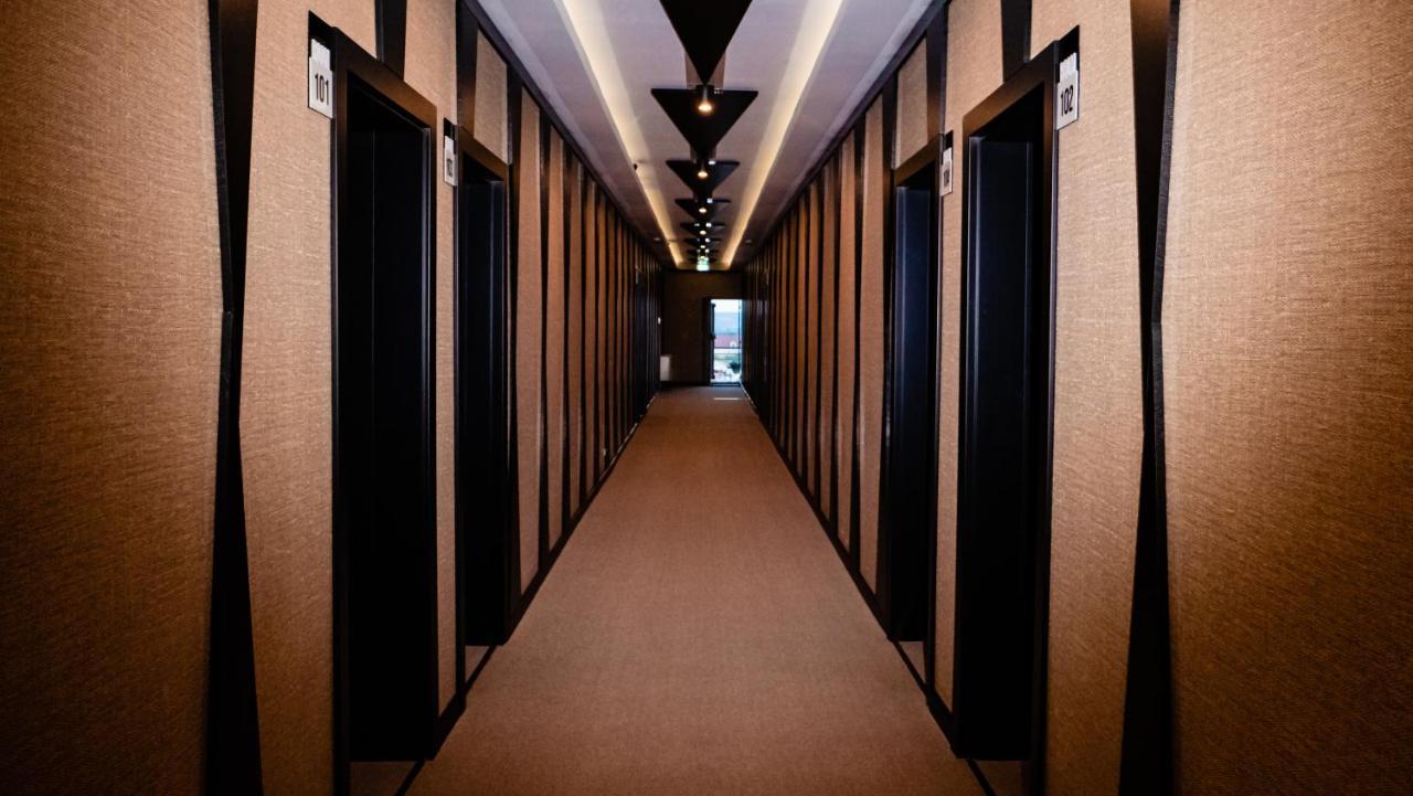 Hotel Goya Boutique Târgu Jiu Exteriör bild
