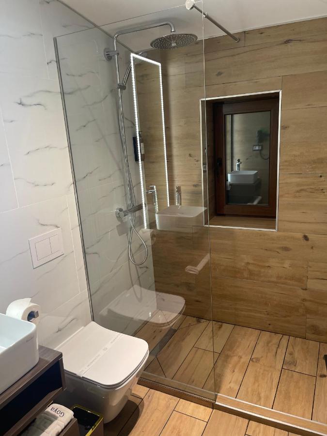 Hotel Goya Boutique Târgu Jiu Exteriör bild