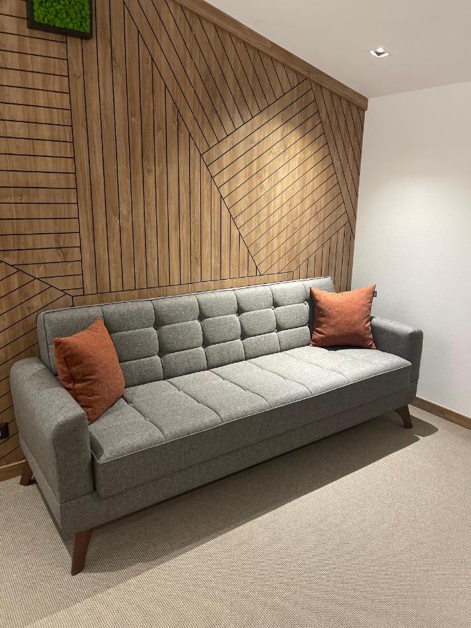 Hotel Goya Boutique Târgu Jiu Exteriör bild