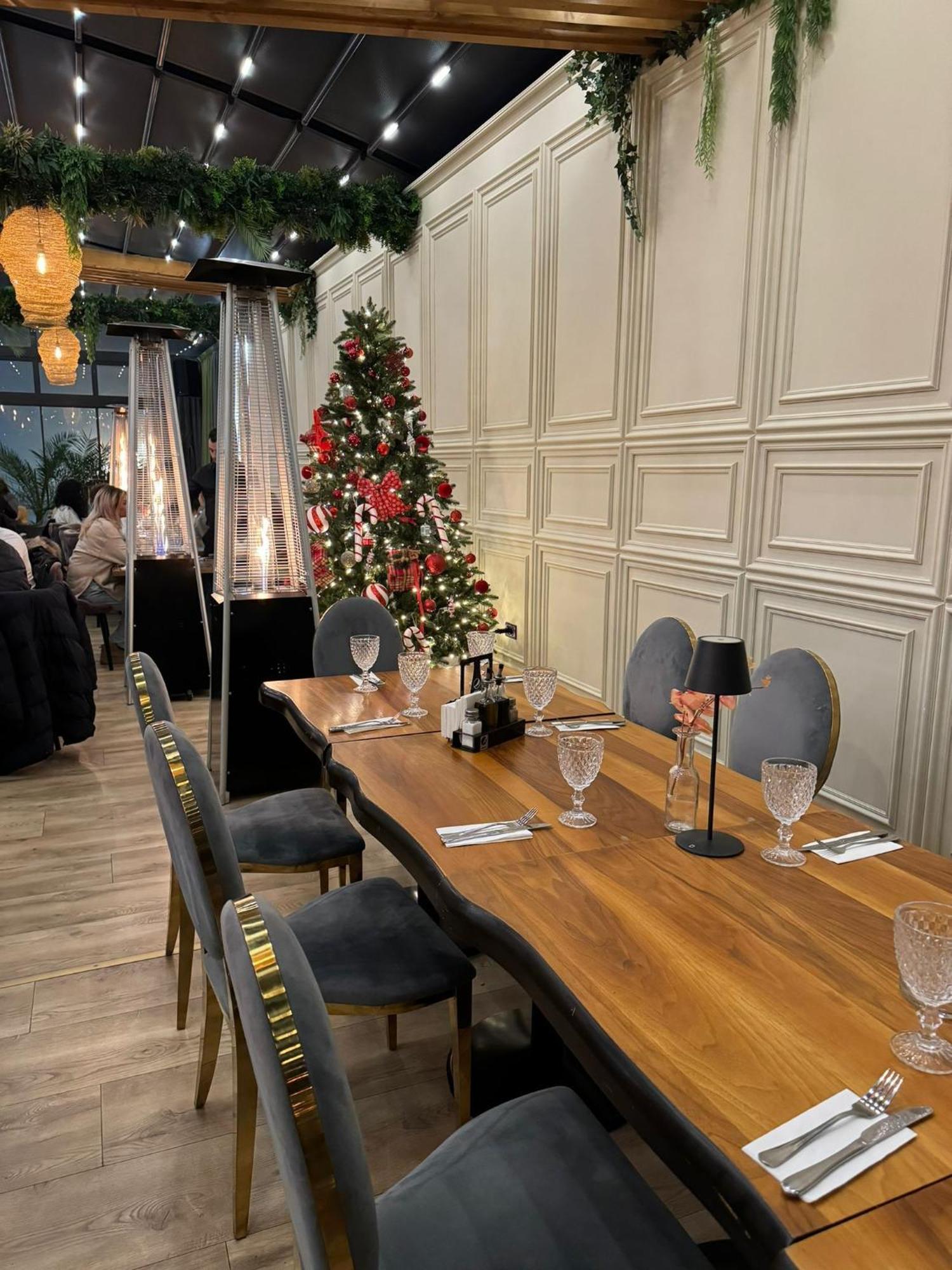 Hotel Goya Boutique Târgu Jiu Exteriör bild