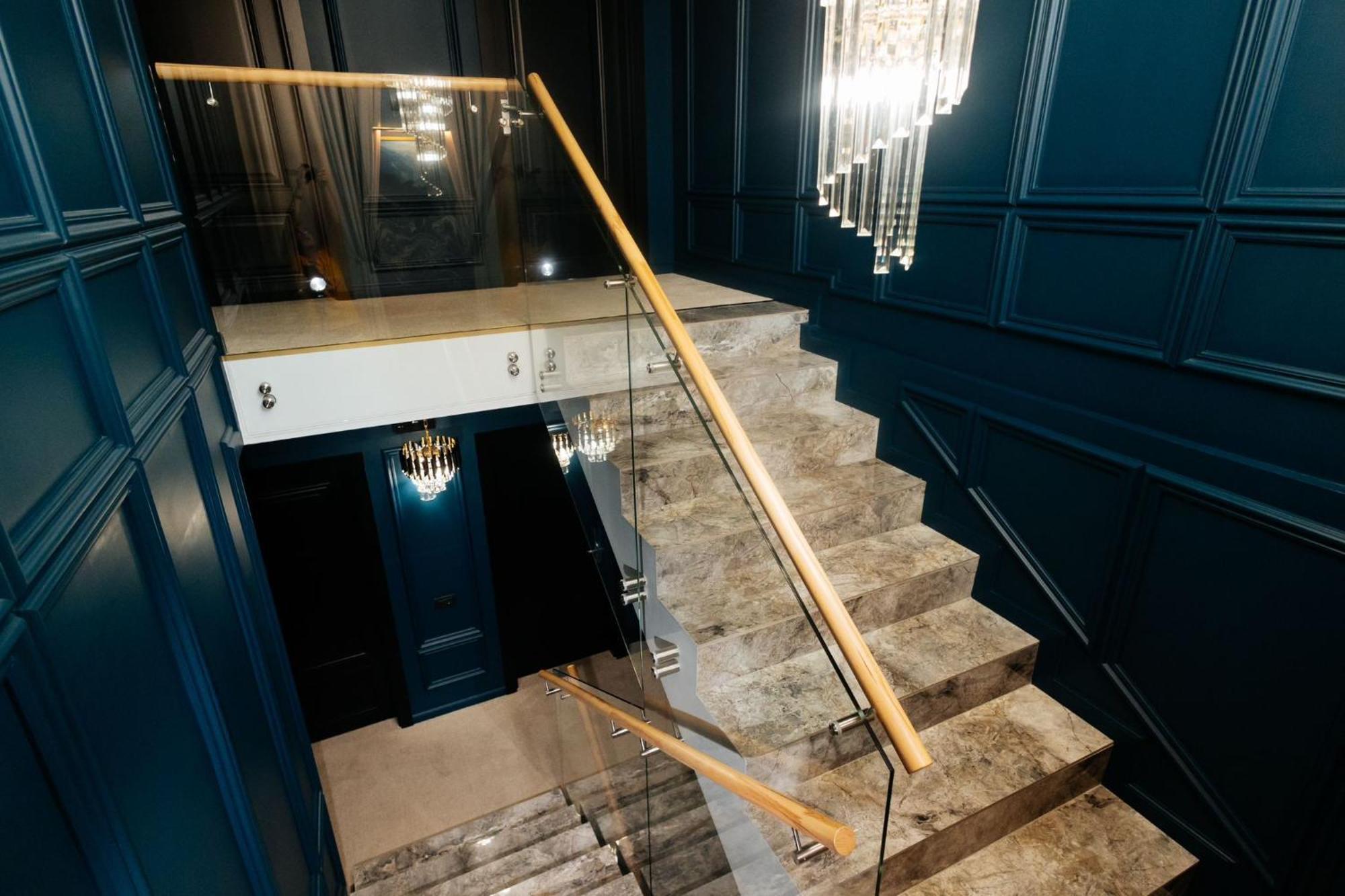 Hotel Goya Boutique Târgu Jiu Exteriör bild