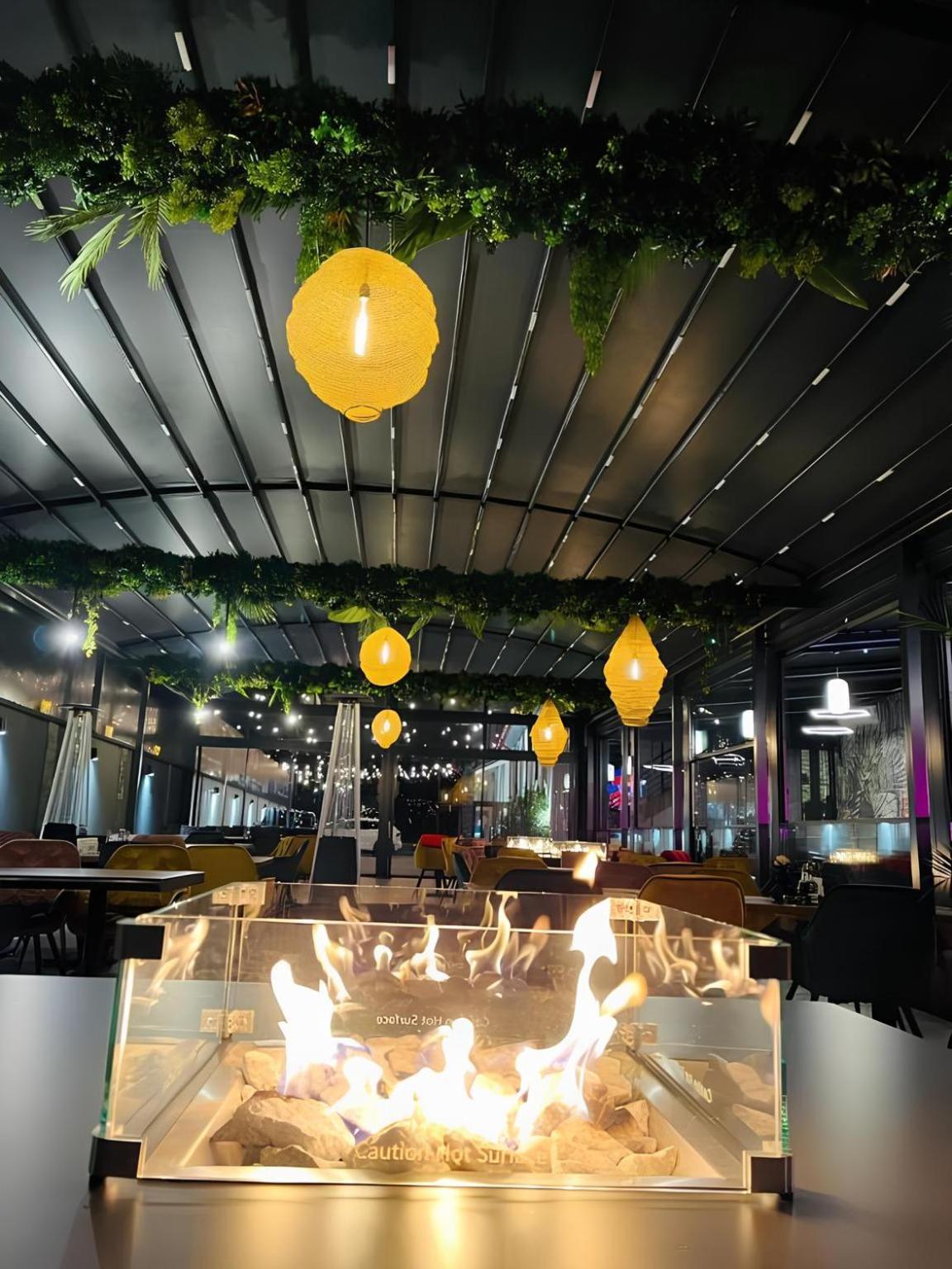 Hotel Goya Boutique Târgu Jiu Exteriör bild